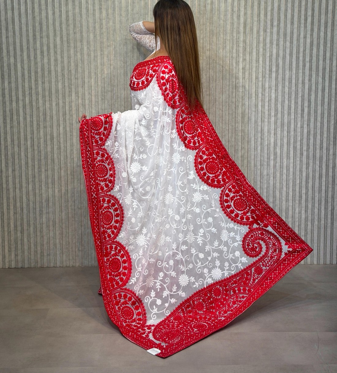 White embroidered lehenga dupatta from Mohammadi Saree House